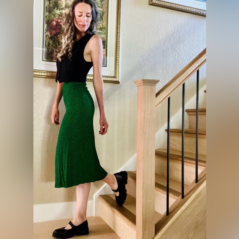Reformation Bea skirt in “jitterbug print” - Picture 6 of 16